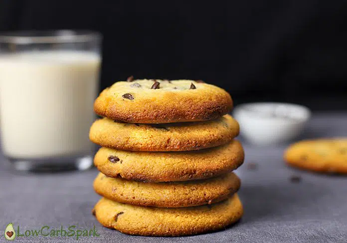 keto chocolate chip cookies with almond flour