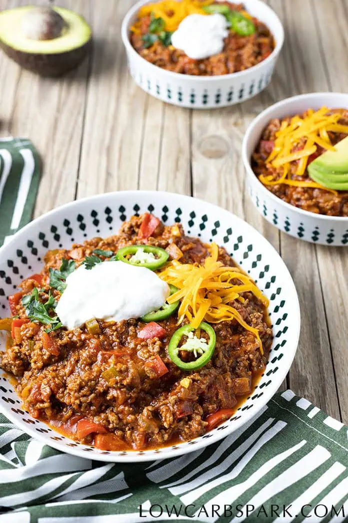 serving keto chili in a large plate