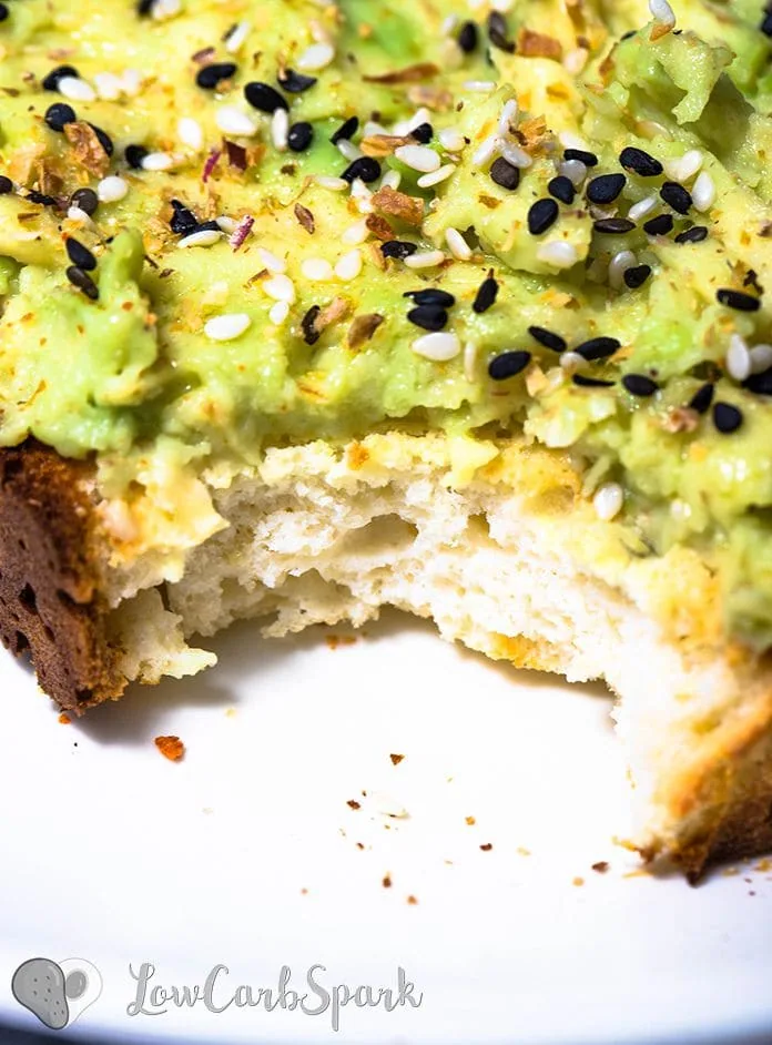  This summer I’m going to enjoy these keto avocado toasts. It’s an incredibly simple recipe perfect for a delicious breakfast or a snack and can be customized in many different ways for a tasty experience. 