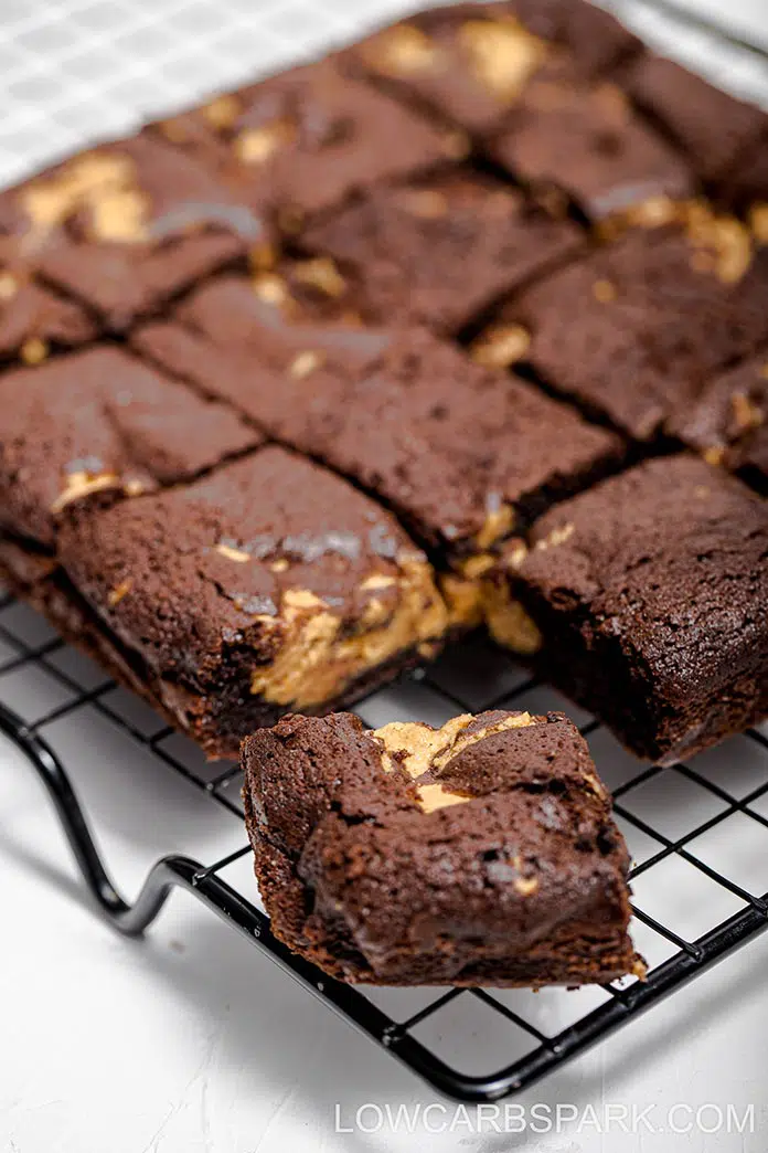 The best peanut butter keto brownies are super fudgy and have a perfect crispy top, super fudgy in the middle, super gooey and delicious | lowcarbspark.com