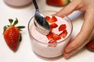 How to Make Keto Strawberry Mousse4 1