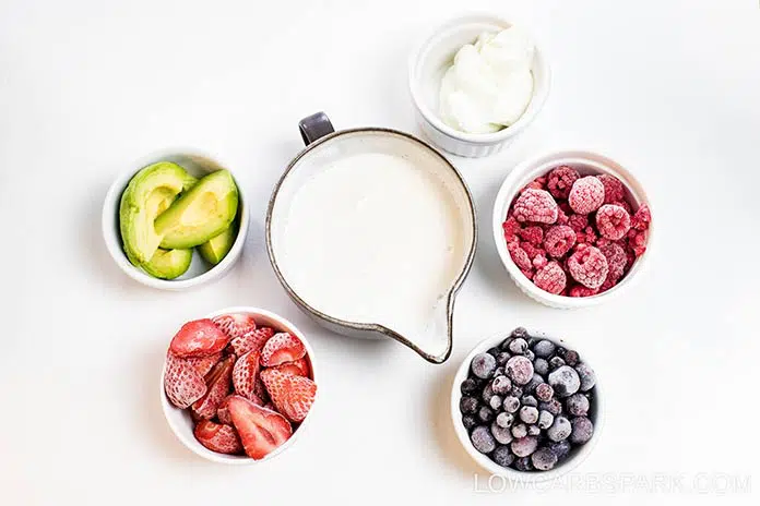 ingredients in keto berry smoothie