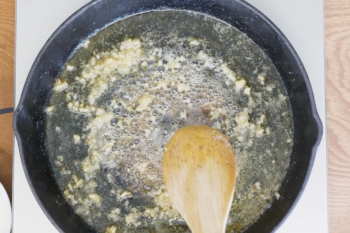 how to make Creamy Garlic Shrimp with Parmesan