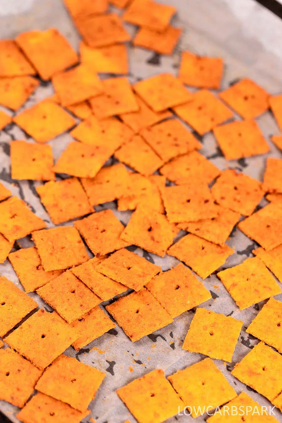 how to make homemade cheddar cheese crackers