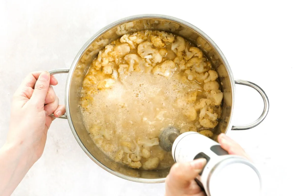 how to make Creamy Cauliflower Soup