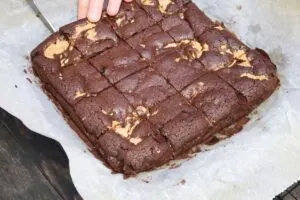 how to make keto peanut butter brownies9