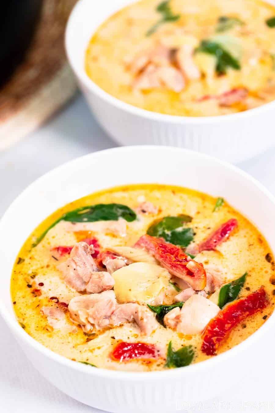 https://www.lowcarbspark.com/wp-content/uploads/2022/10/Tuscan-Chicken-Soup-Ingredients-3.jpg