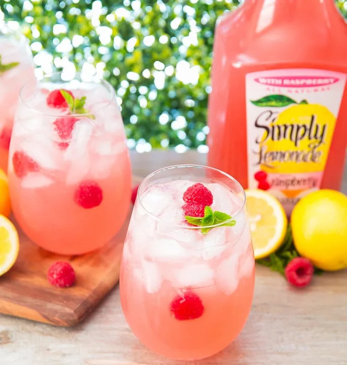 raspberry lemonade cocktail 22