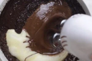 how to make Keto Cheesecake Brownies