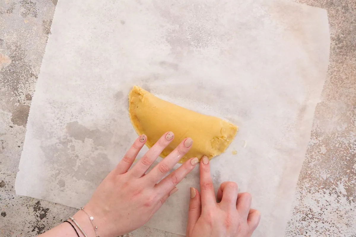 how to Assemble The Keto Calzone 1