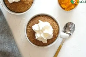 how to make Keto Pumpkin Mug Cake