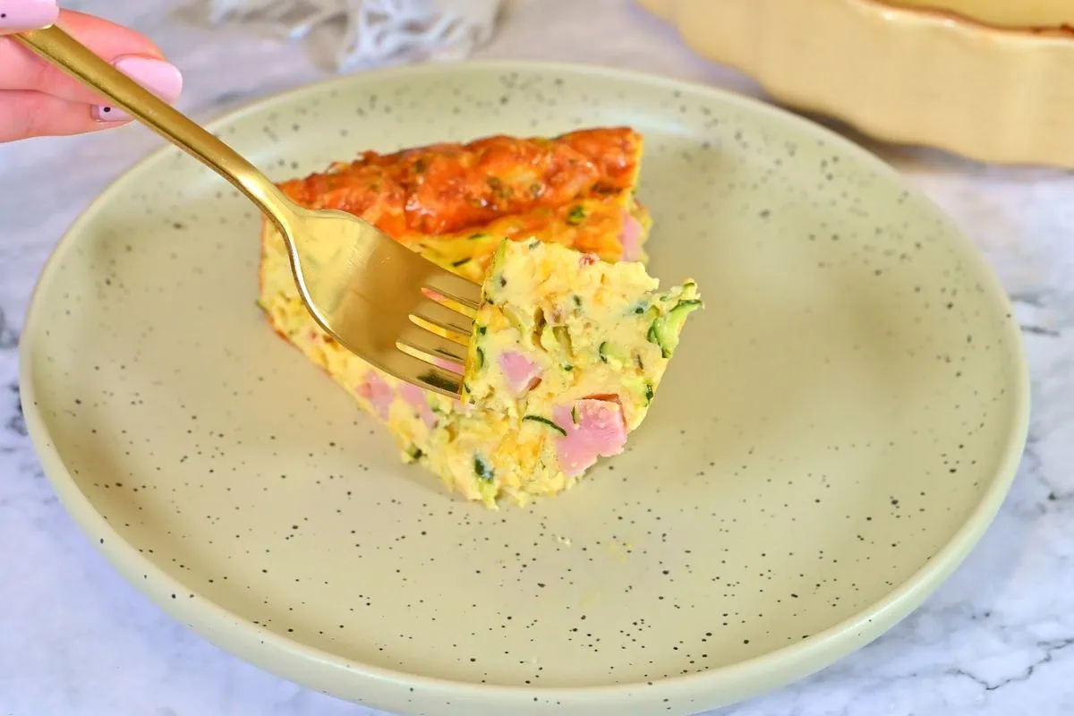 how to make Crustless Ham and Cheese Quiche
