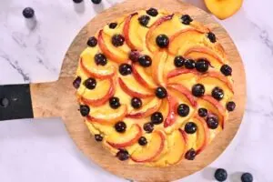 how to make Flourless Peach Blueberry Cake