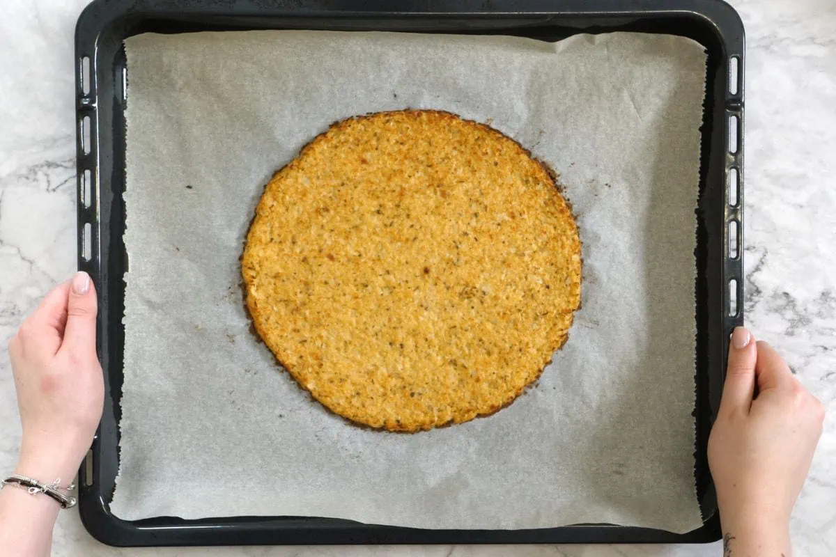 how to make cauliflower pizza crust