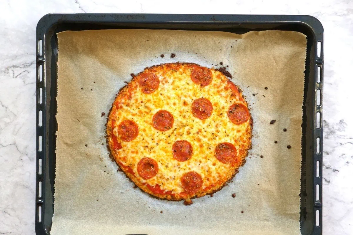 how to make cauliflower pizza crust